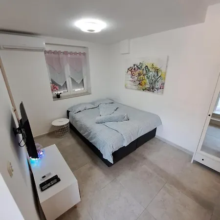 Near Apartman