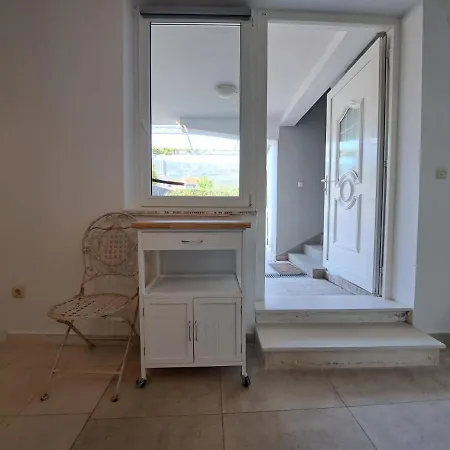 Near Apartman Kastela